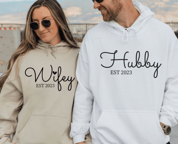 Couple hoodies mark the sovereignty of the two of you