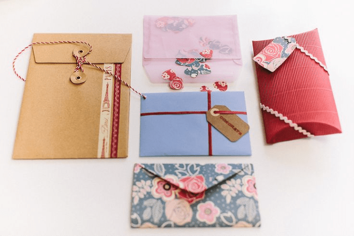 Ideas for wrapping a Christmas gift card elegantly