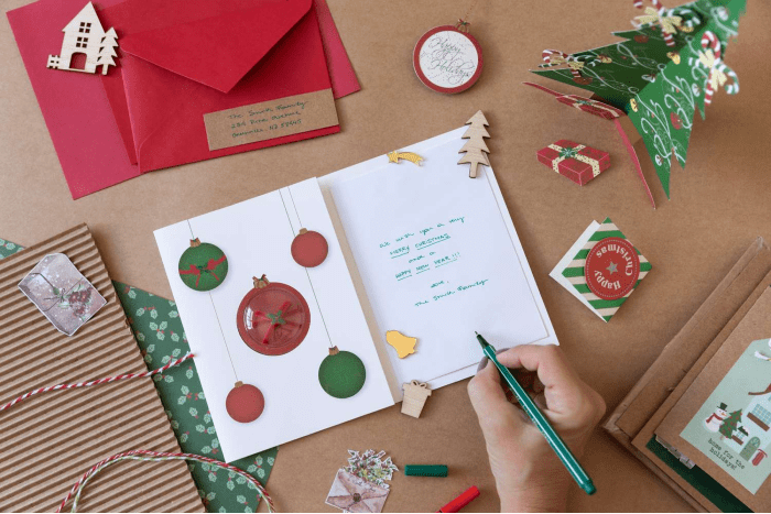 Finding the Right Words for Your Christmas Card to Your Girlfriend