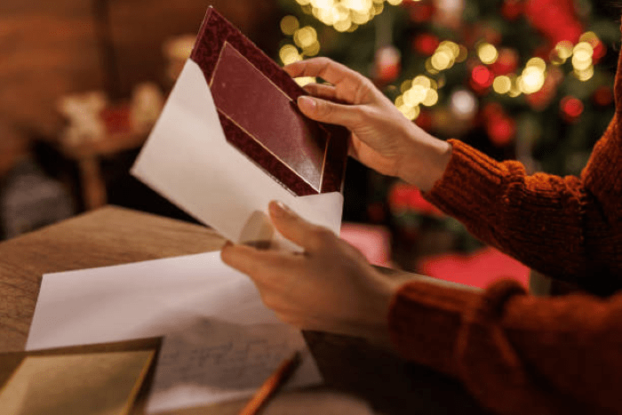 What To Write in Christmas Cards for Girlfriend