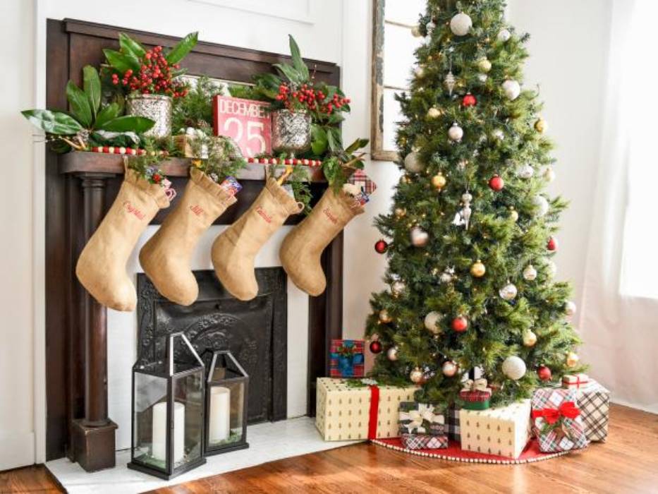 Decorate Christmas Mantel and Fireplace