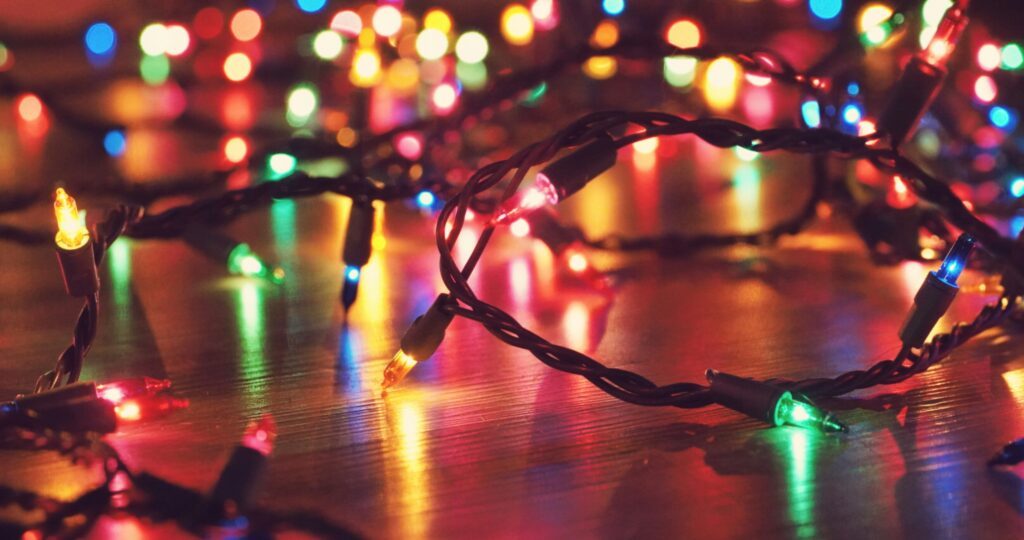 how to decorate a christmas tree with colored lights