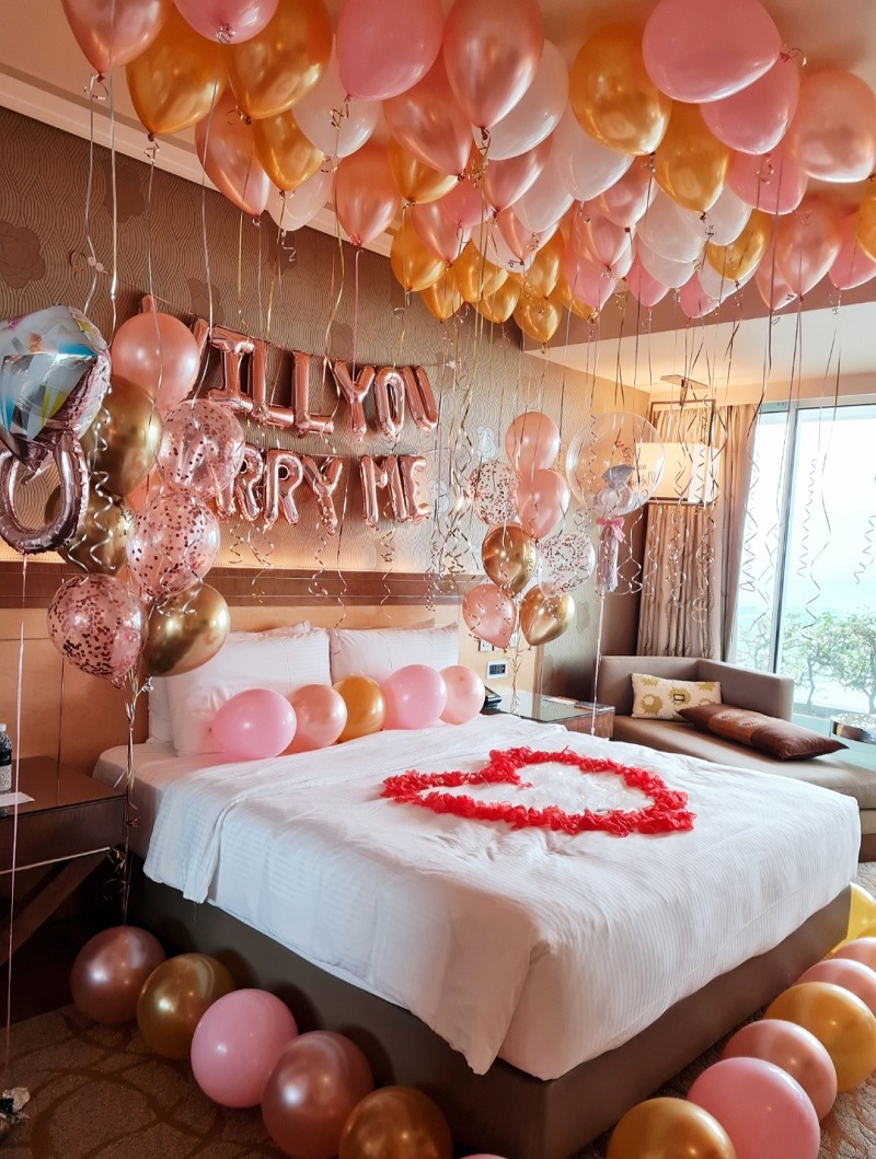 baloons-valentines-day-room-decor