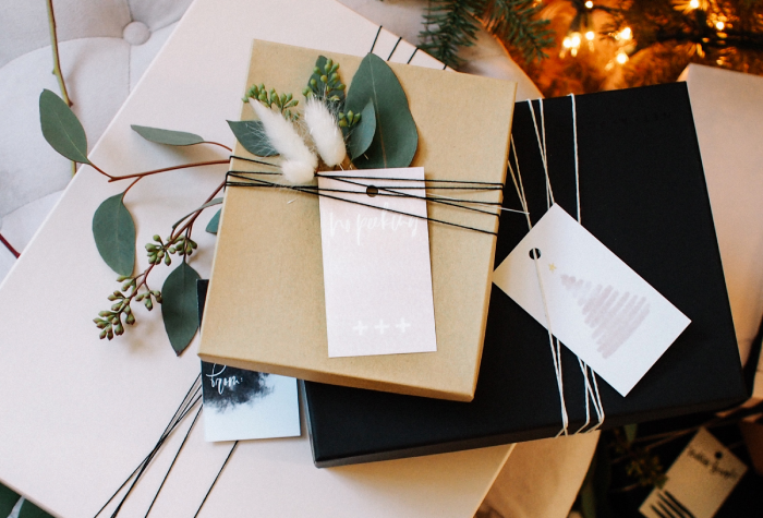 Minimalist Ideas For Unique Wrapping Gift