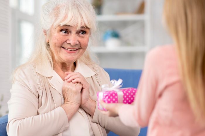 What to Consider When Buying Gifts for Seniors